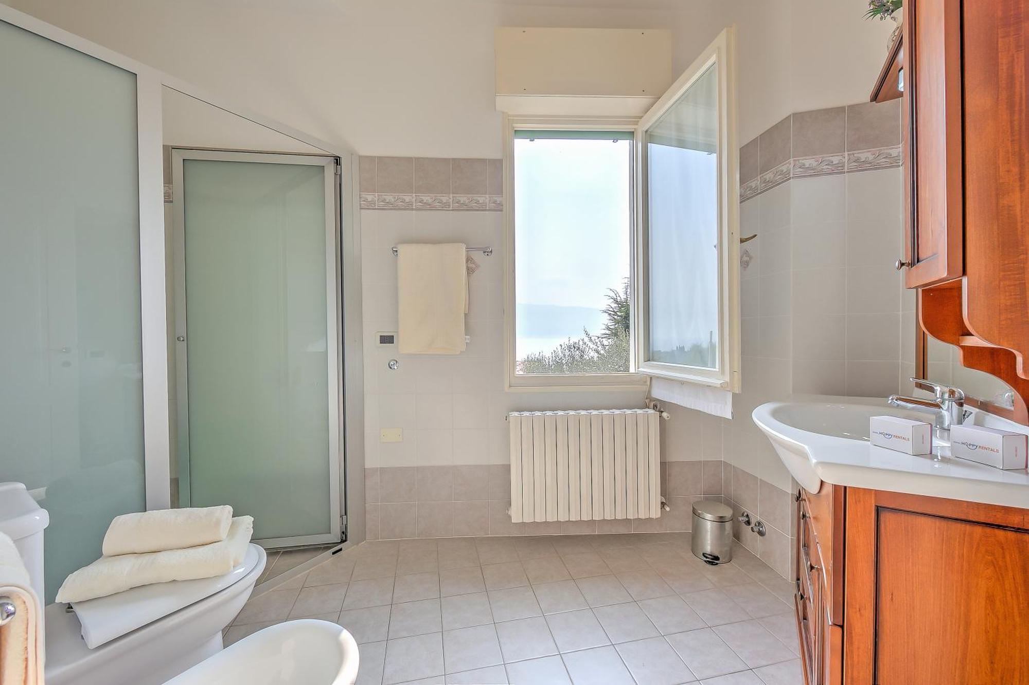 Angela -Terrace & Beautiful View Lake - Happy Rentals Toscolano Maderno Ngoại thất bức ảnh
